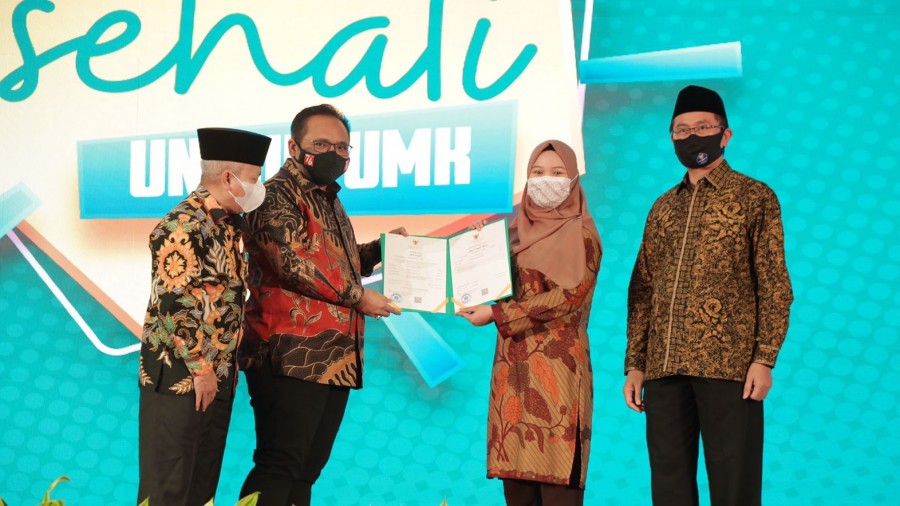 Menteri Agama Yaqut Cholil Qoumas meluncurkan Program Sertifikasi Halal Gratis atau Sehati bagi pelaku Usaha Mikro dan Kecil (UMK) di Aula KHM Rasjidi Gedung Kemenag RI di Jl Thamrin, Jakarta.