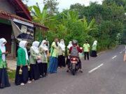 UPZISNU Gumelar Bersama Fatayat Ansor Banser dan Muslimat NU Kec Gumelar Membagikan Paket Takjil