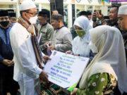 Bupati Ciamis Serahkan Insentif Bagi Ketua RT/RW Guru Diniyah dan Imam Masjid Senilai 2,2 Milyar