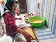 Laris Berkat Lapak Ganjar, Pengusaha Kue Kering Bisa Bayar Tunggakan Uang Sekolah Anak