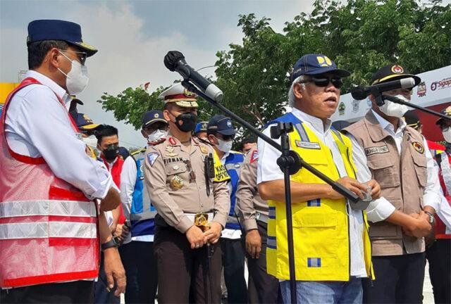 tiga menteri