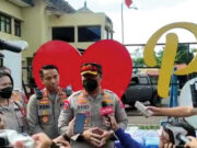 Kapolri Tinjau Lokasi Gempa, Distribusikan 3.000 Sembako