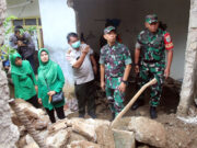 Danrem 063 Kunjungi Warga Terdampak Tanah Longsor di Subang