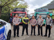 Satlantas Polres Garut Kawal Rombongan Ziarah Religi Ponpes Al Halim