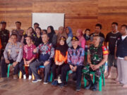 Prajurit Satgas Pamtas Yonif 645/Gardatama Yudha Berikan Bantuan Yankes Terdampak Korban Banjir