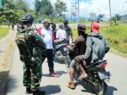 Yakinkan Yalimo Aman dan Kondusif, Satgas YR 142/Kj Bersinergi dengan Polres Gelar Sweeping Gabungan