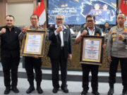 Kapolda dan Direskrimsus Polda Bali Mendapat Penghargaan dari Komnas Perlindungan Anak