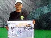 Asep Zafar Sidik Sujud Syukur Dapat Hadiah Umroh di Kegiatan Peringatan HAB Kemenag