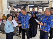 Hari Kedua Masuk Kerja, Sekda Indramayu Sidak di Tempat Pelayanan