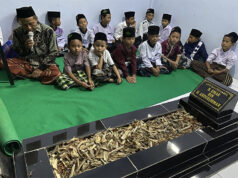Tradisi Ziarah ke Makam H Umar Mengawali Pesantren Ramadhan di Masjid Jami Baiturrahim