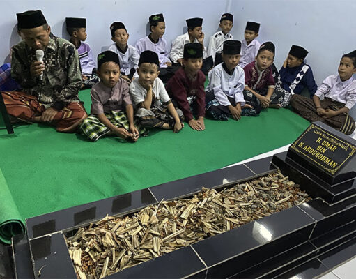 Tradisi Ziarah ke Makam H Umar Mengawali Pesantren Ramadhan di Masjid Jami Baiturrahim