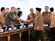 Presiden Prabowo Tekankan Kerja Sama Tim dan Efisiensi dalam Sidang Kabinet Paripurna Perdana
