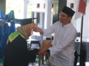 Sekolah Lansia Abata Wisuda 81 Mahasiswa