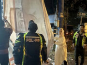 Bawaslu dan Satpol PP Kota Bandung Bersihkan APK Pilkada 2024