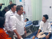 Pj Gubernur Jabar Jenguk Santri Korban Robohnya Tanggul Kolam di RS Sukabumi