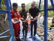 Kasdam III/Slw Resmikan Jembatan Gantung ke-205 di Sungai Cikandang