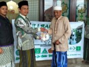 PRNU Karangjompo Bersama Masyarakat Gotong Royong Bantu Korban Banjir Rob