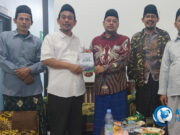 Ketua PC HIMASAL Kab Brebes Terima Hadiah Buku dari Alumni Lirboyo