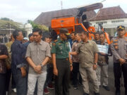 Gapoktan dan UPJA di Majalengka Terima Bantuan Combine Harvester