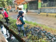 Aksi Nyata Pemdes Sliyeg Lor: Selokan Dibersihkan, Ancaman Banjir Ditekan