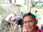 Ketua DPD PSI Sumedang Turun Langsung Gotong Royong Perbaiki TPT Longsor di Padasuka