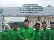 Cucun Serahkan 31 Ambulans dan Salurkan 36 Ribu Paket THR di Kabupaten Bandung