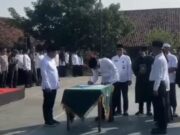Tanpa Tenda dan Kursi, Mutasi Kepala SD-SMP Berjalan dengan Efisiensi