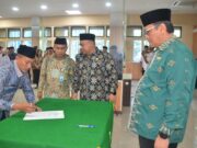 Dilantik di Hari Kartini, Kakanwil Kemenag Jabar Tekankan Integritas dan Inovasi Pejabat Baru